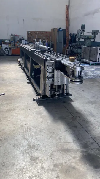 Machine in the workshop — enlarge