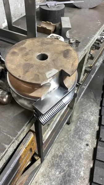 Tool and die geometry — enlarge