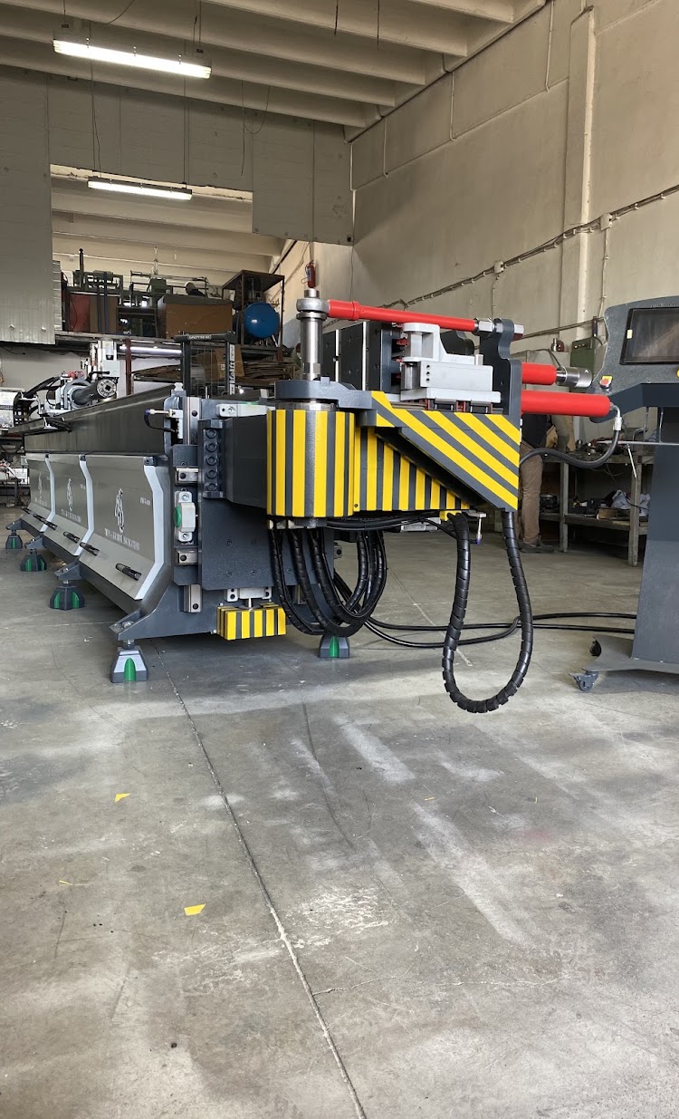 Machine in the workshop — enlarge